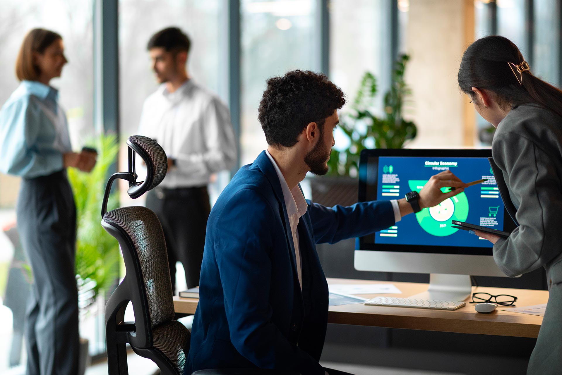 people-office-analyzing-checking-finance-graphs Lounge